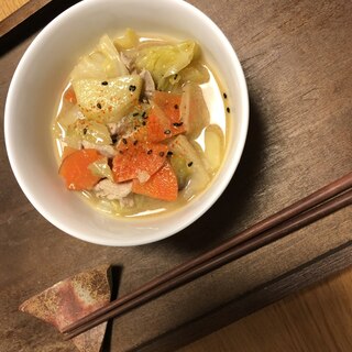 野菜たっぷり豚汁